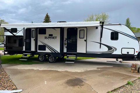Shawn's Crossroads 331BH Travel Trailer