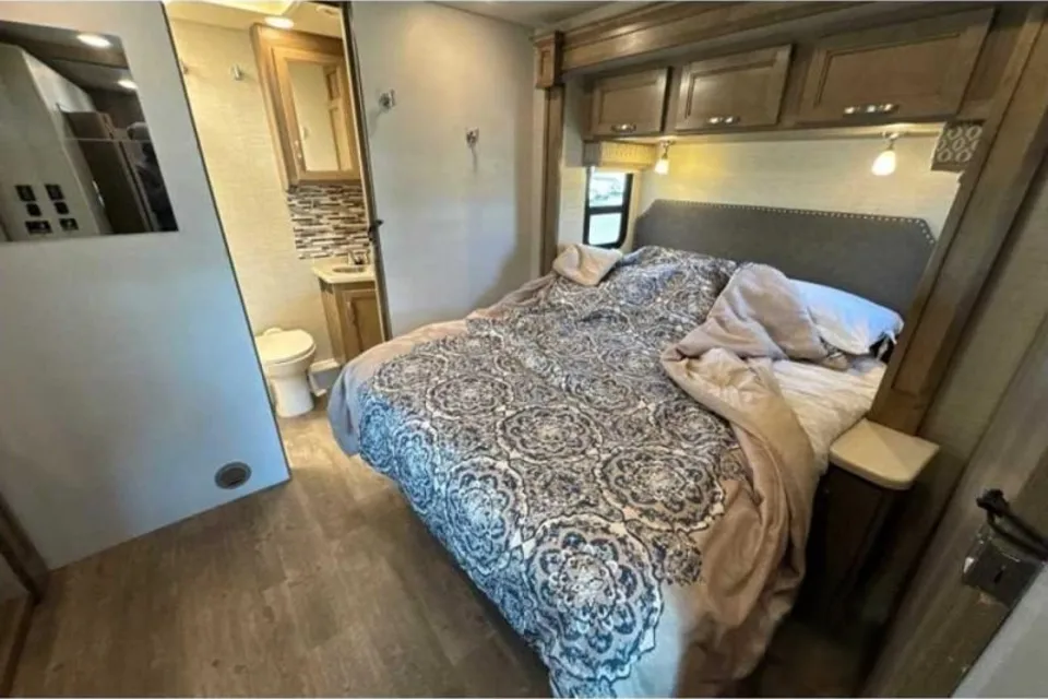 2017 Jayco Precept 36T – Spacious Motorhome for Families & Groups