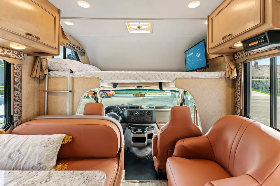 2019Thor Four Winds 23U E4