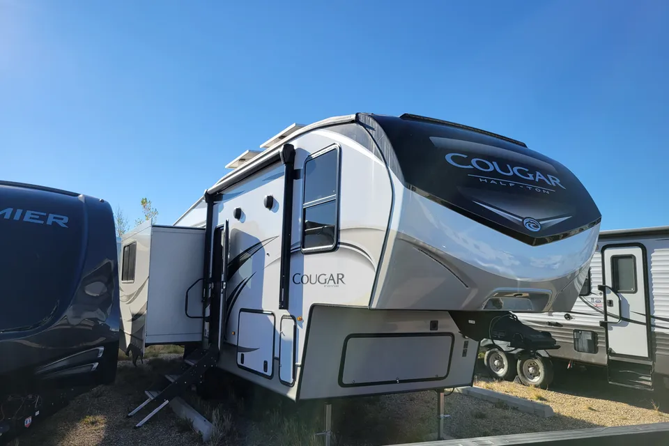 William 's Keystone Cougar Fifth Wheel