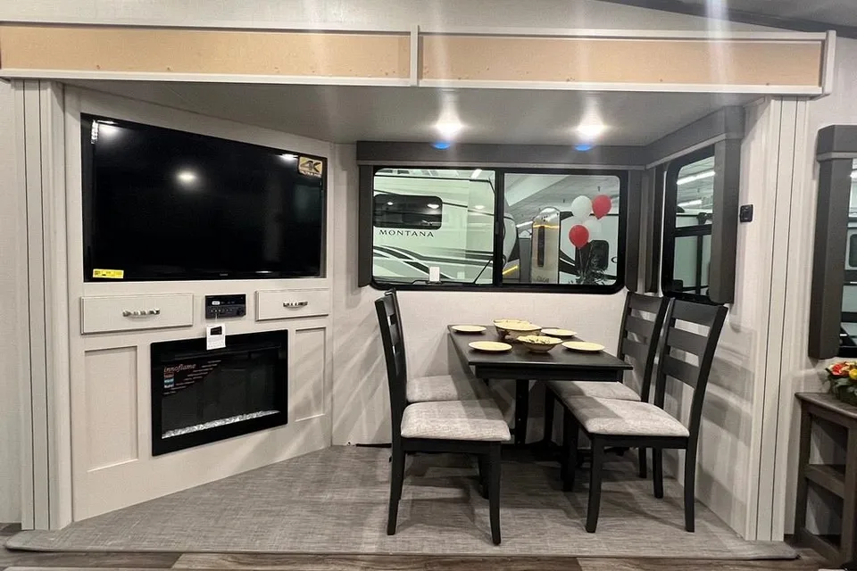 William 's Keystone Cougar Fifth Wheel