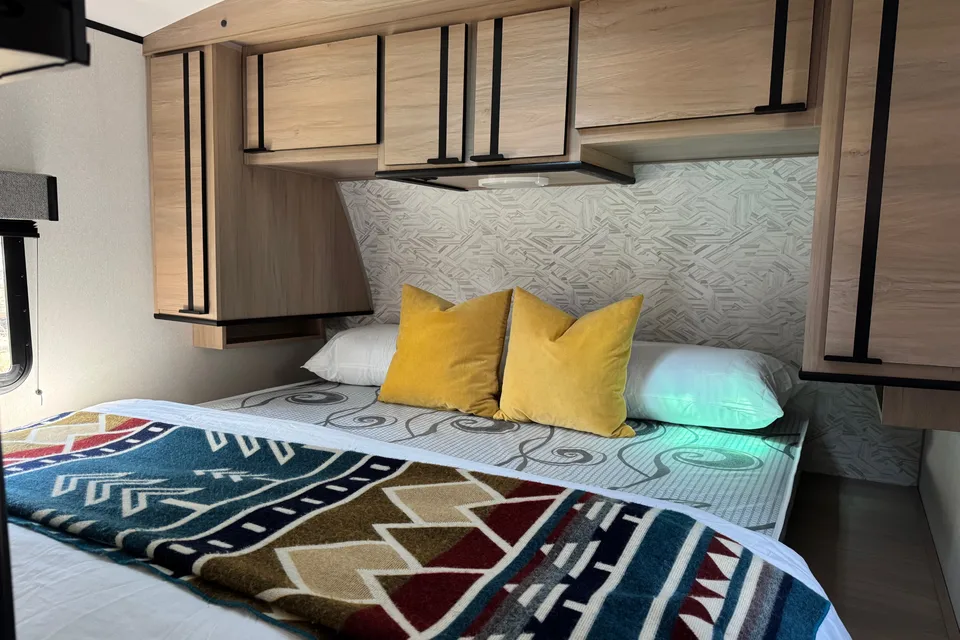 Zivot - Cruiser RV Radiance