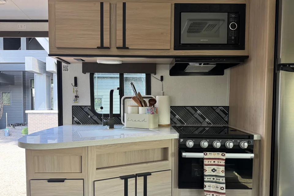 Zivot - Cruiser RV Radiance