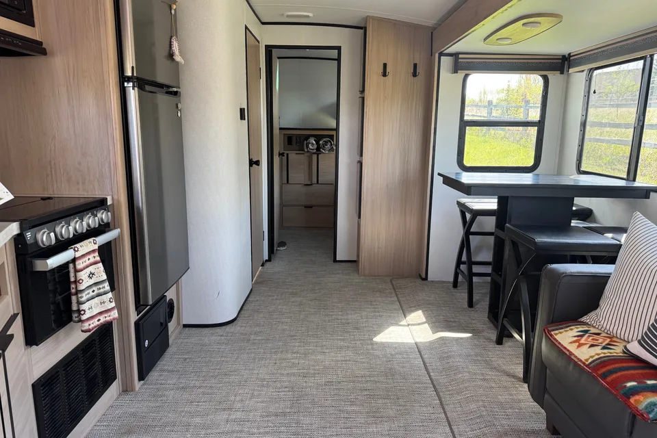 Zivot - Cruiser RV Radiance