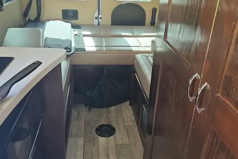 Luxury Class B National Regency Traveller TVL