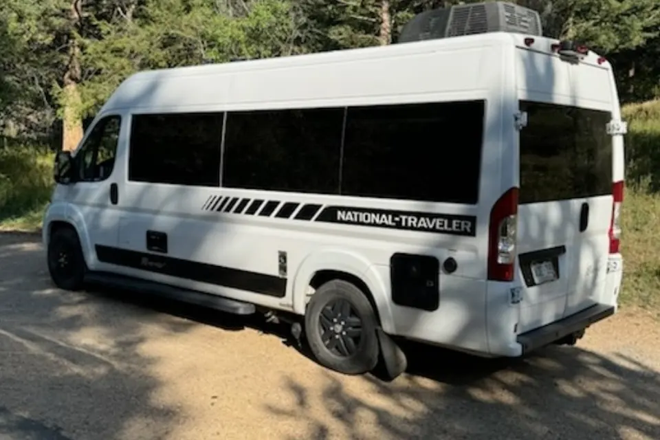 Luxury Class B National Regency Traveller TVL