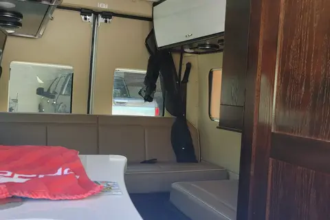 Luxury Class B National Regency Traveller TVL