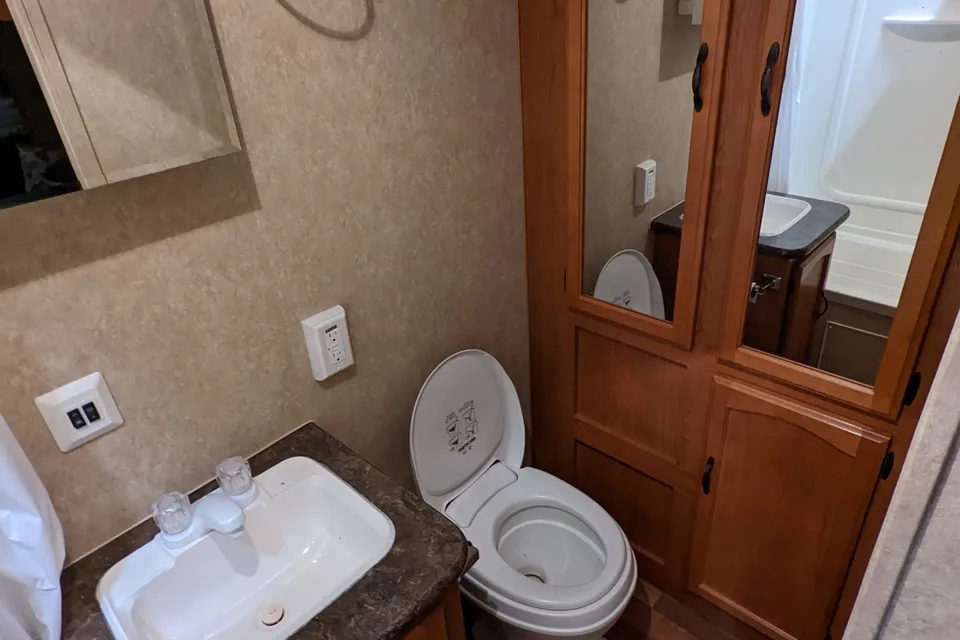 Jeffrey's Forest River Salem T23 Travel Trailer