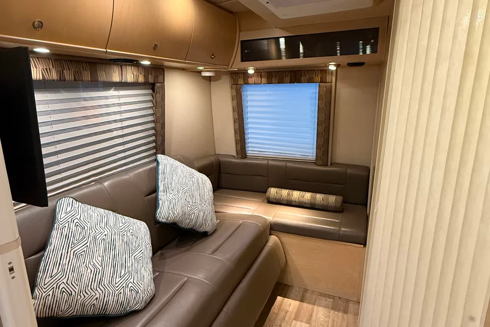 Luxury Class B+ Leisure Travel Serenity – Your Adventure in Comfort & Style!