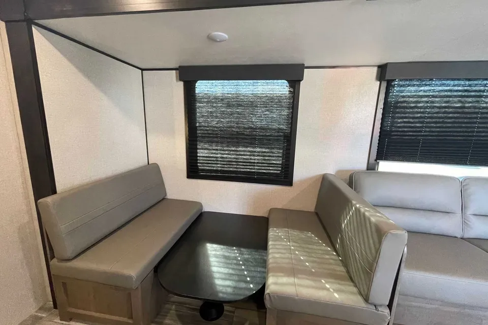 Hayat's Starcraft 2023 26bhs starcraft Travel Trailer