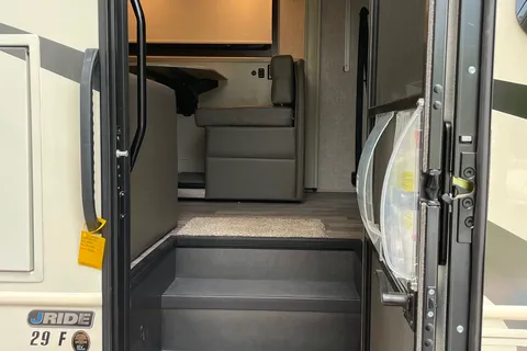 Jayco ALANTE 29F Class A
