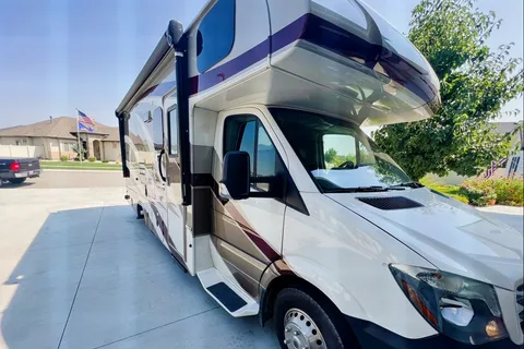 Yellowstone Cruiser 