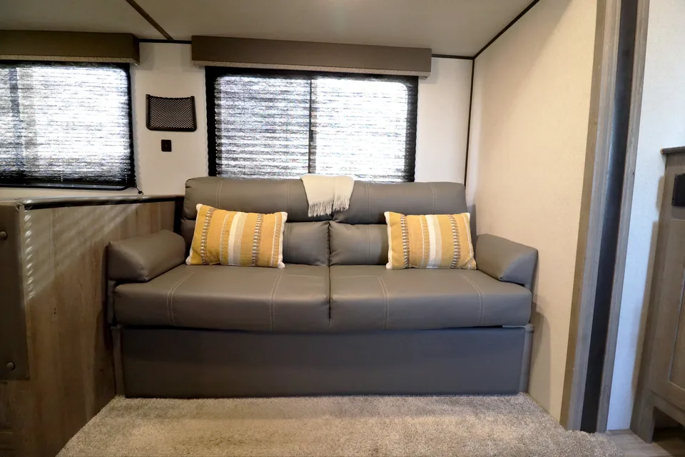 Say hello to "Joy"! Our 21 Keystone Springdale 282BH! Located near Table Rock Lake, Branson Missouri & Lake Of The Ozarks