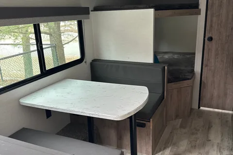 Mitchell’s Grand River 25BH Travel Trailer