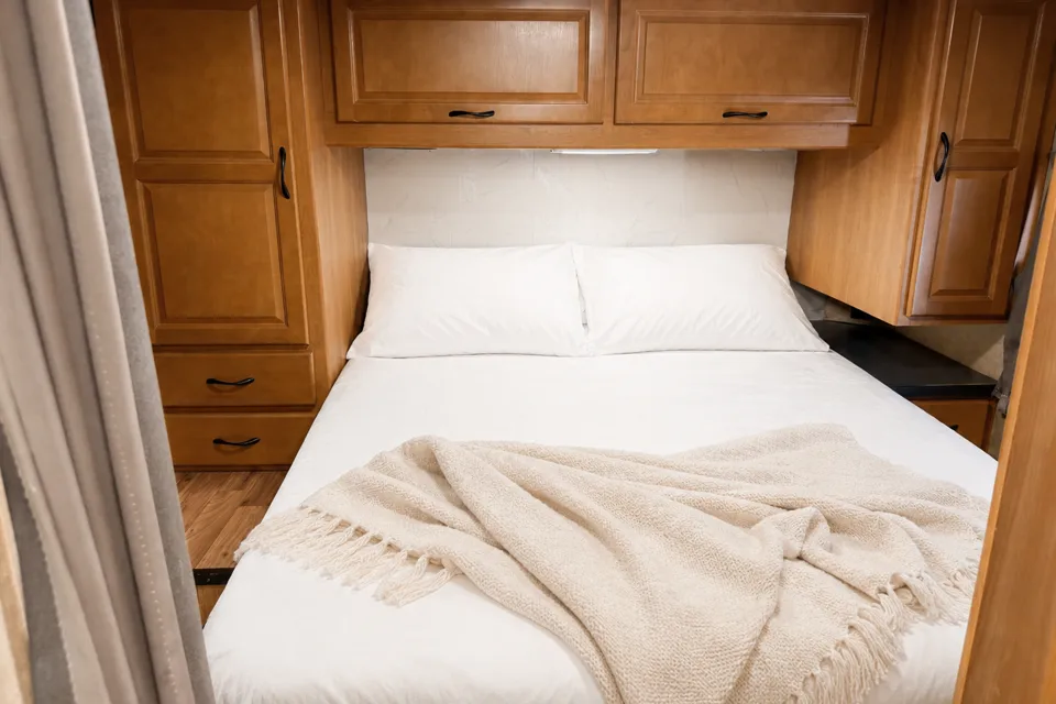 (#1) Las Vegas RV Rental – Class C Motorhome Sleeps 8, Burning Man