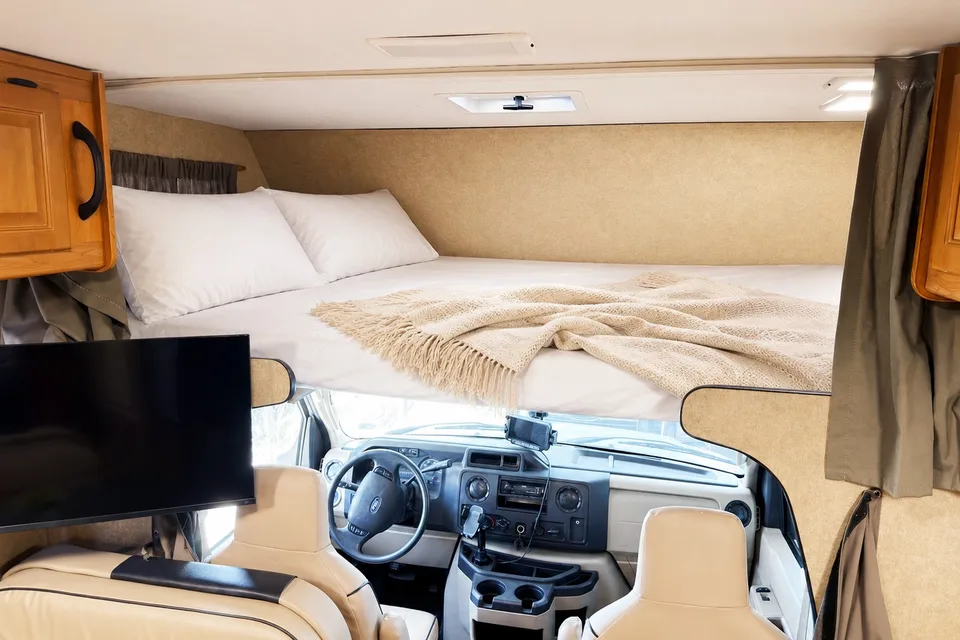 (#1) Las Vegas RV Rental – Class C Motorhome Sleeps 8, Burning Man
