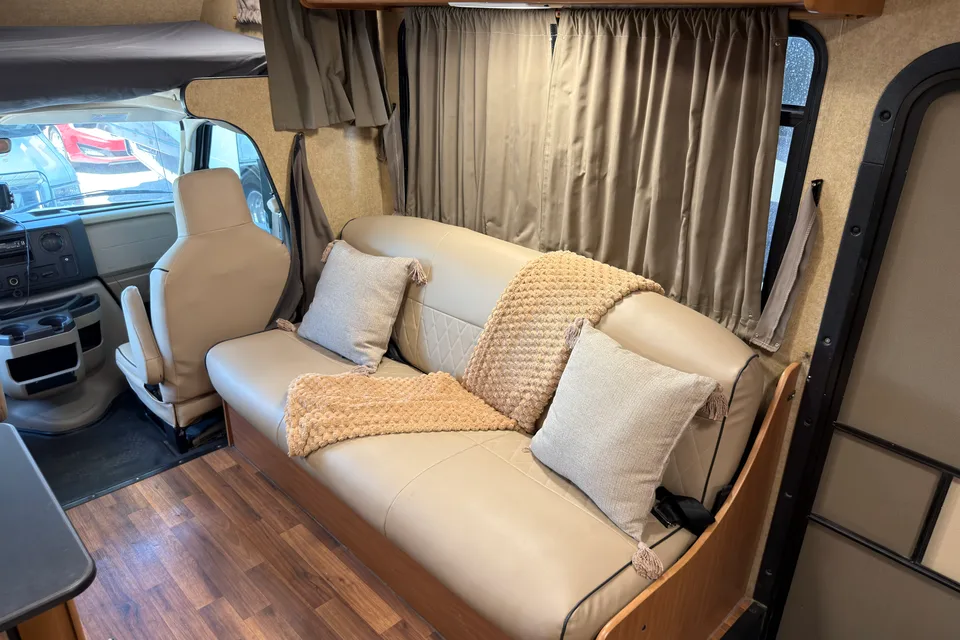(#1) Las Vegas RV Rental – Class C Motorhome Sleeps 8, Burning Man