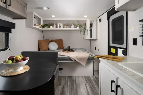 Sunny Daze Jayco Jayflight SLX 175BH Travel Trailer