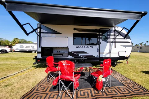 22ft Light Weight Travel Trailer
