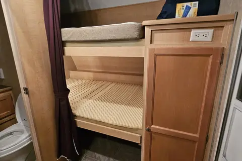 23ft Travel Trailer sleeps8