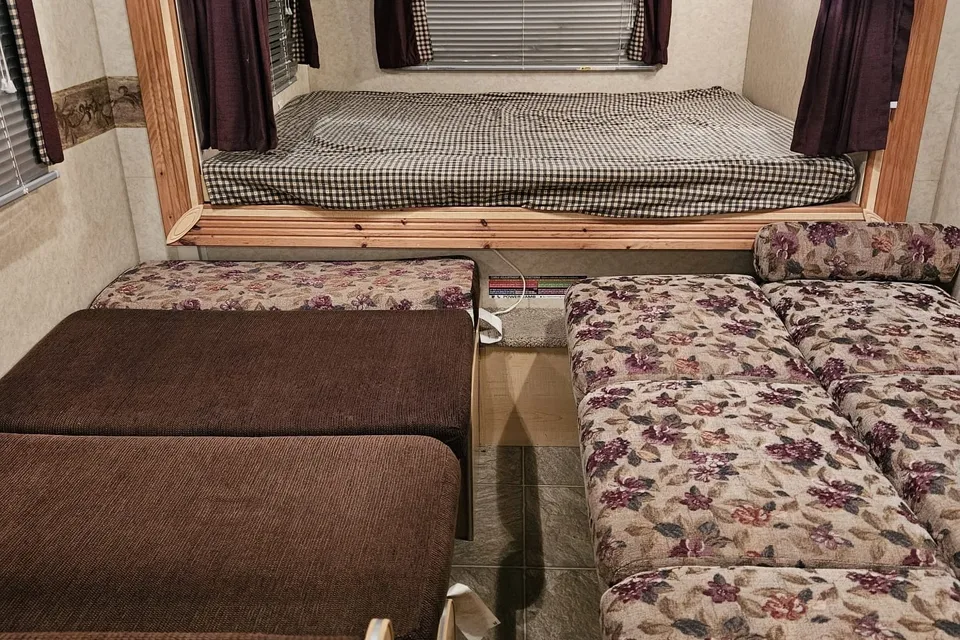23ft Travel Trailer sleeps8