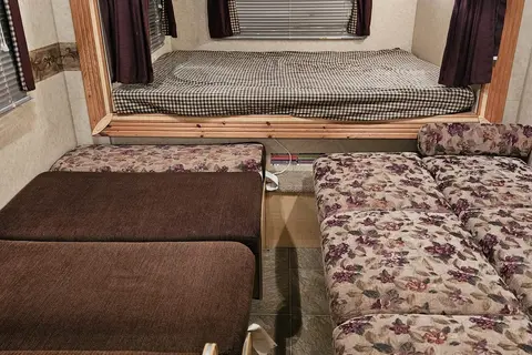 23ft Travel Trailer sleeps8