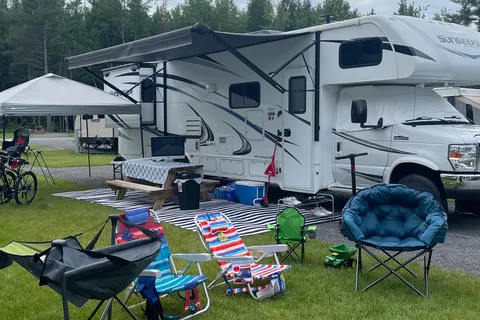 Forest River Sunseeker 3010DS Classe C 31 pieds