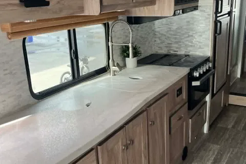 Forest River Sunseeker 3010DS Classe C 31 pieds