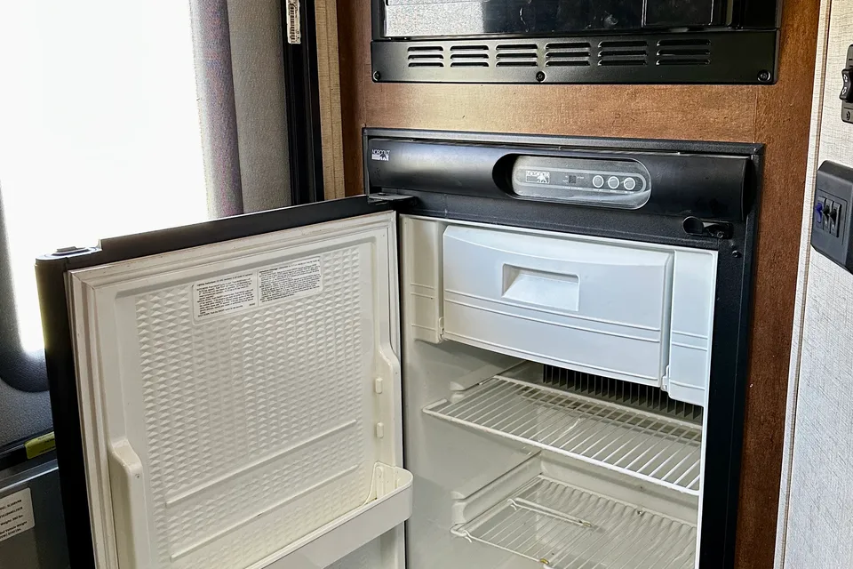 Affordable Getaway Sonic Ultra Lite SL168VRB Travel Trailer