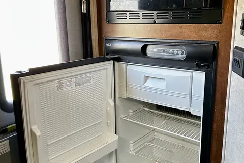 Affordable Getaway Sonic Ultra Lite SL168VRB Travel Trailer