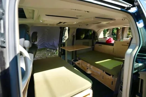 Caravan Crossroad