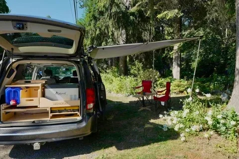 Caravan Crossroad