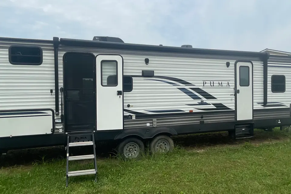 Michael 's Palomino Puma Travel Trailer