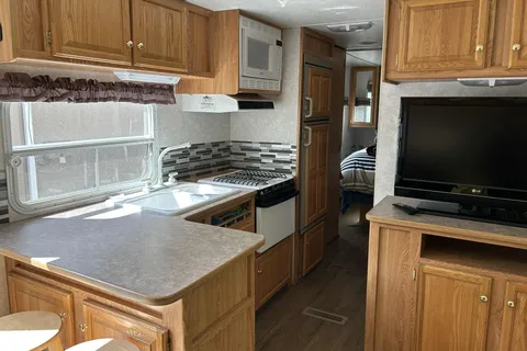 RV Cottage near a beautiful creek!