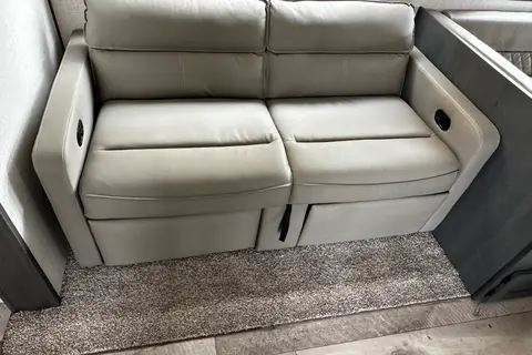 Family Friendly with a Master Bathroom 34'Trailer