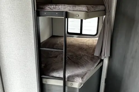 Family Friendly with a Master Bathroom 34'Trailer