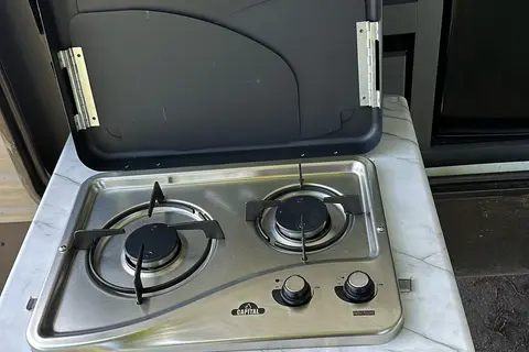 Family Friendly with a Master Bathroom 34'Trailer