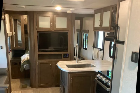 New Keystone Passport with Bunkhouse