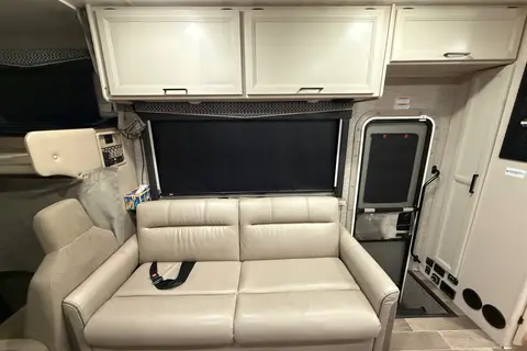 Thor Motor Coach chateau