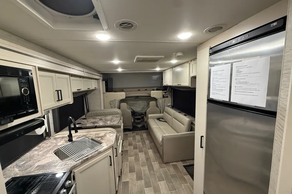 Thor Motor Coach chateau