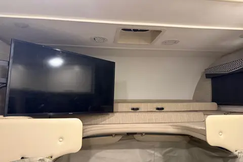 Thor Motor Coach chateau