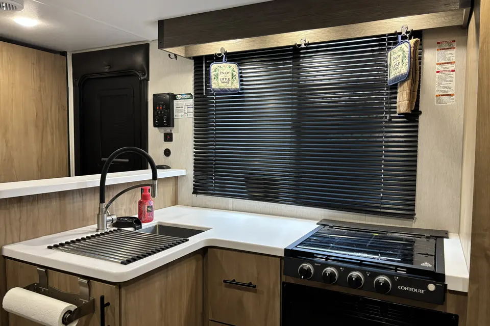 Millan - Sleeps 6 - King Bedroom - Delivery Available (LWFL2285)