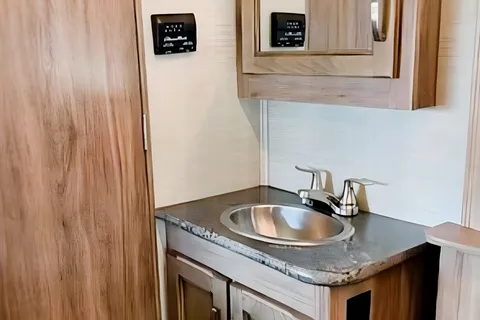 Jonda's Jayco Redhawk Class C