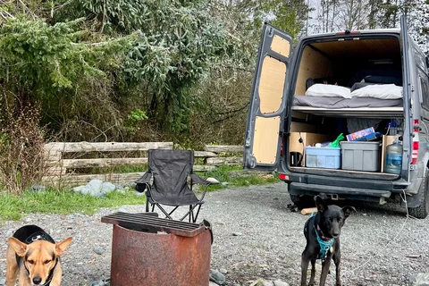 Vanessa's Mercedes-Benz Sprinter Campervan