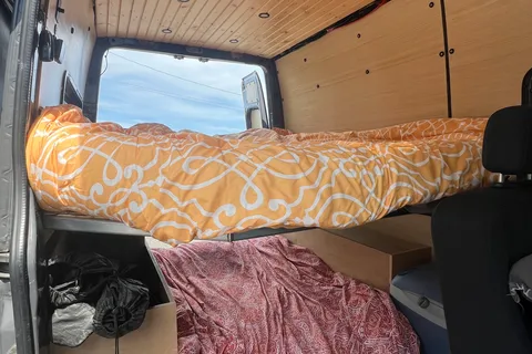 Vanessa's Mercedes-Benz Sprinter Campervan