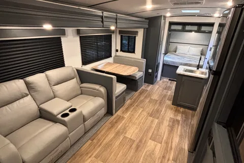 Keystone Bullet with Lounge Chairs