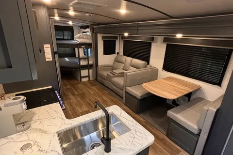 Keystone Bullet with Lounge Chairs
