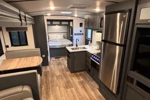Keystone Bullet with Lounge Chairs