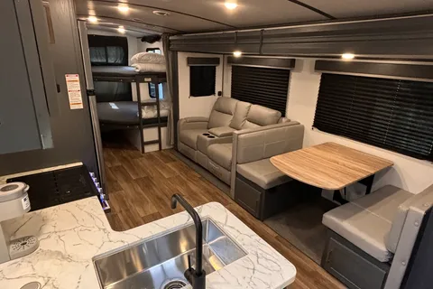 Keystone Bullet with Lounge Chairs