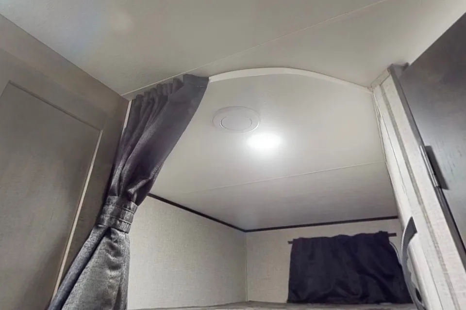 Road tripping, modern family bunkhouse!